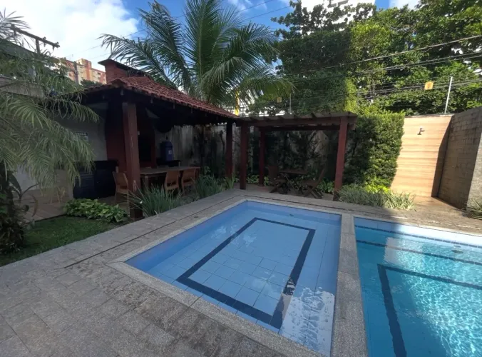 Vende-se apartamento no edifício Porto Alegre