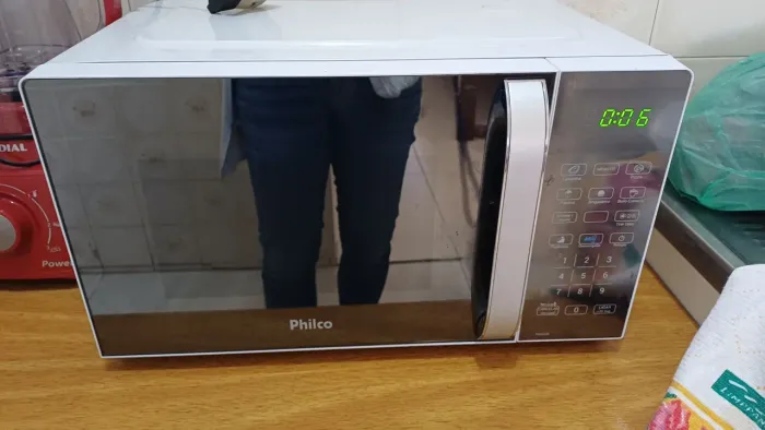 Microondas 220v semi novo philco 20 litros 220v