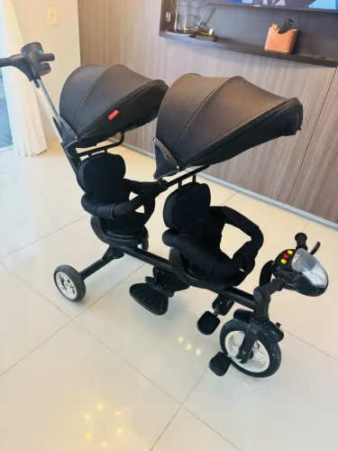 Vendo triciclo infantil de passeio para duas crianças 