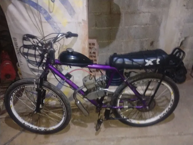 MOTORIZADA 85 CC SEM NENHUM DETALHE.