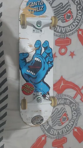 Skate Completo Santa Cruz (Screaming Hand) + Rodas Moska