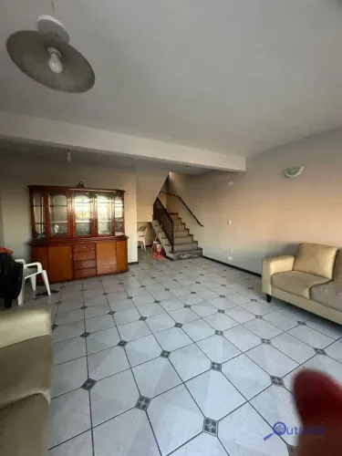 Sobrado com 3 dormitórios para alugar, 180 m² por R$ 3.720,12/mês - Centro - Diadema/SP