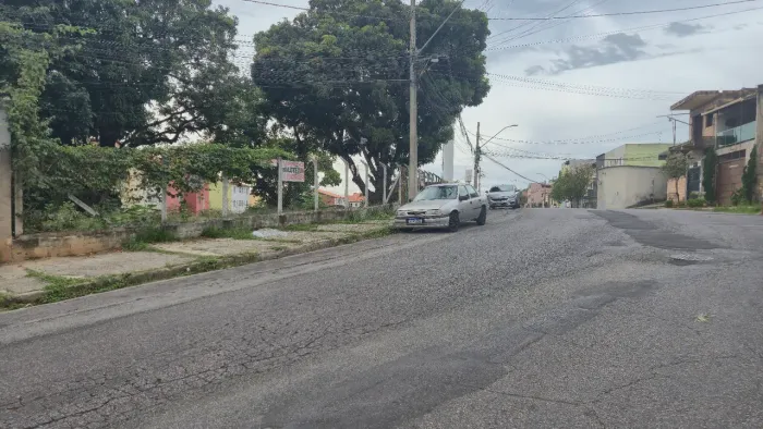 Vendo lote bairro Diamante (Barreiro) infraestrutura e documentação tudo ok 200.000$