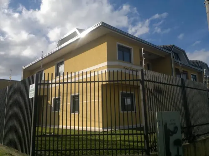 Sobrado bairro Capão Raso Curitiba/PR.