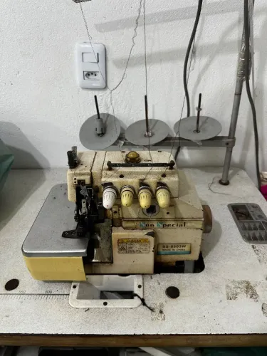 Máquina de costura