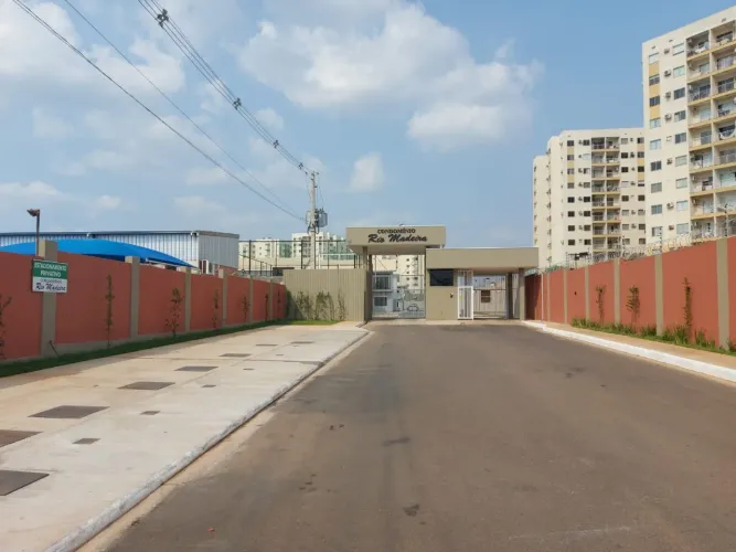 Vendo um Sobrado no Condomínio Rio Madeira com 160 metros quadrados com 3 quartos