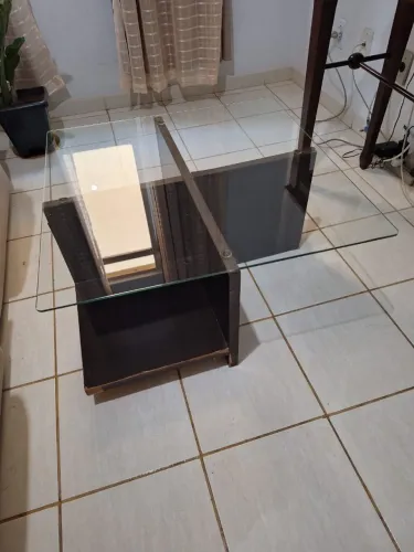 Mesa de Centro para Sala - Tampo de Vidro