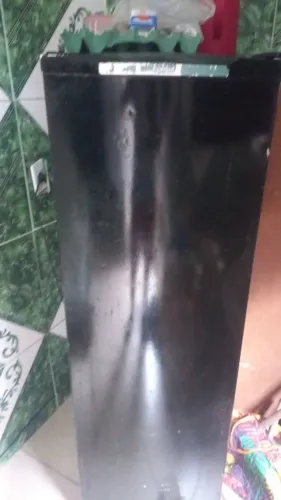 Vendo essa geladeira retirada no local