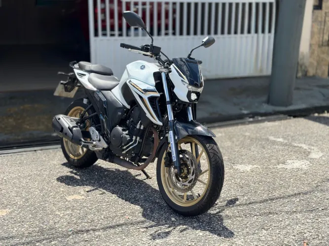 Yamaha FZ25 Fazer 250 ABS - Impecável | Apenas 4.149 km!