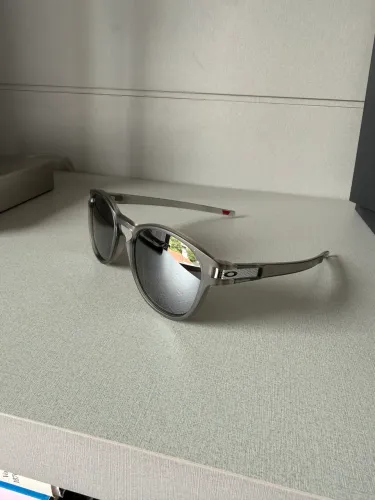 Oakley Latch
