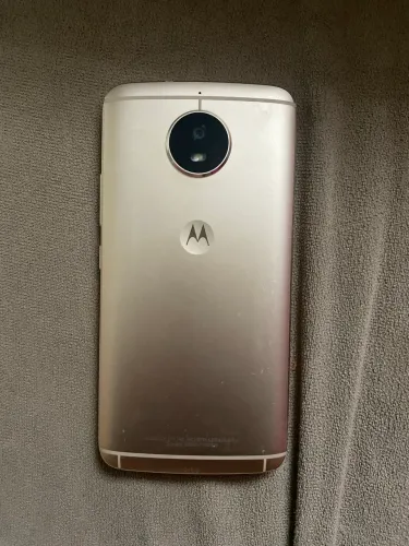 Moto G5S 32GB para peças ou conserto - Não liga