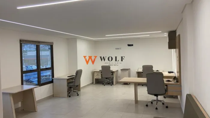 Sala Comercial à venda de 47m2, 1 Vaga - Barreiros, São José/SC!