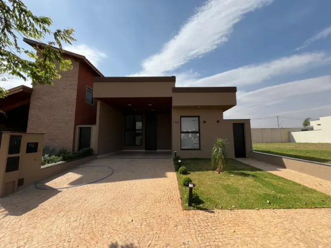 Linda casa no Condominio Vivendas da Mata | Aqui na Imobiliária Rosa e Rangel