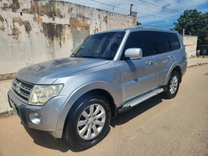 Mitsubishi Pajero HPE Full 3.2 4X4 T.i.dies. 5P AUT 2011