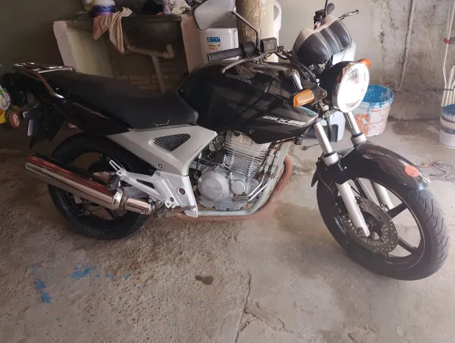 Vendo uma Twister 08/08