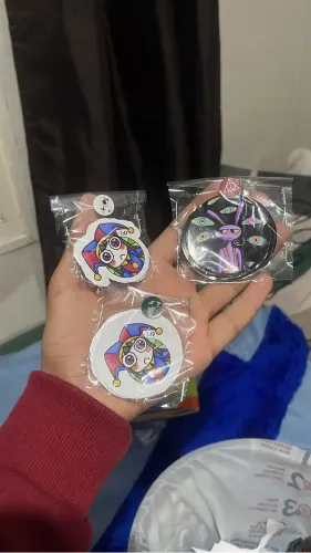 VENDO ADESIVOS DE DIGITAL CIRCUS, MINHA PRÓPRIA ARTE?