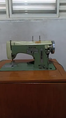 Maquina de Costura Elgin elétrica