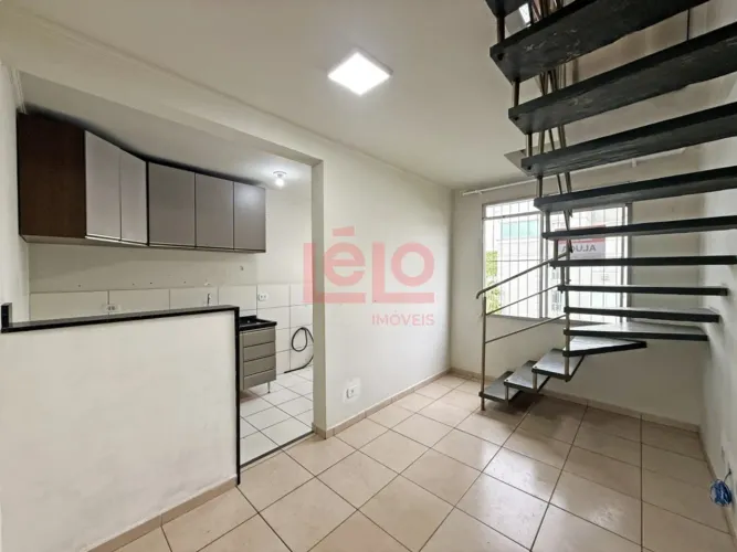 Apartamento para alugar na Zona 06 em Maringá, com 3 quartos, 2 vagas e condomínio complet