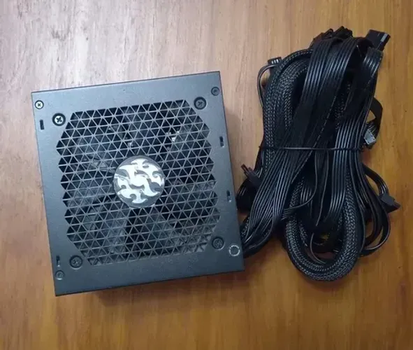 Fonte XPG 650w Pylon