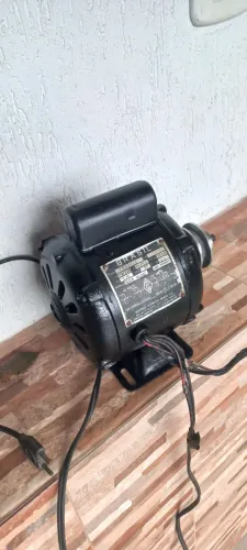 Motor elétrico  1/8cv