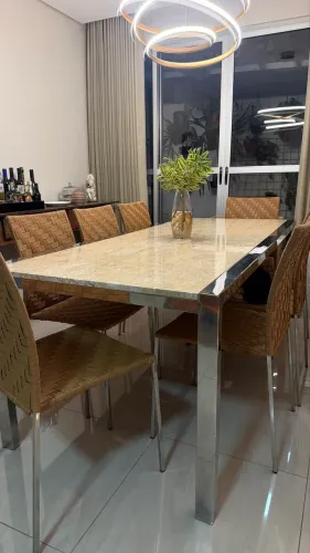 MESA JANTAR com 8 cadeiras