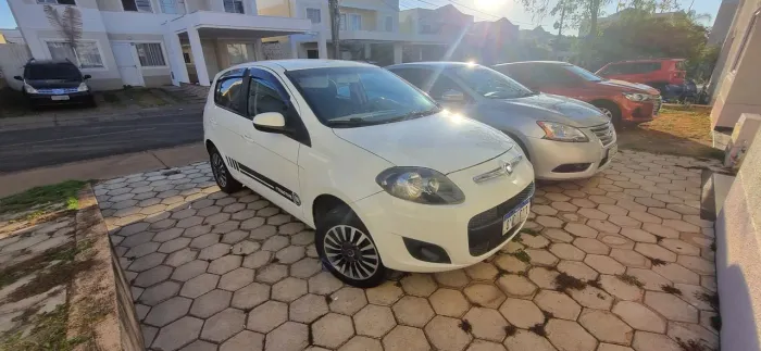 Fiat Palio Attractive 1.0 EVO Fire Flex 8V 5P 2013