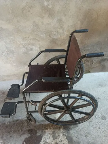 Cadeira de rodas ( não entrego )