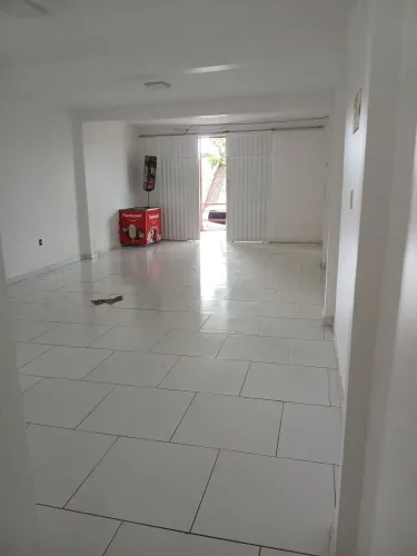 Alugo ponto comercial  com banheiro  caixa dagua