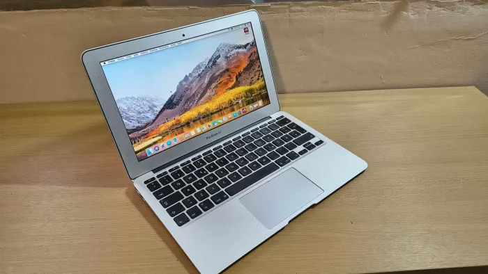 Macbook Air 11 core i5 bateria nova