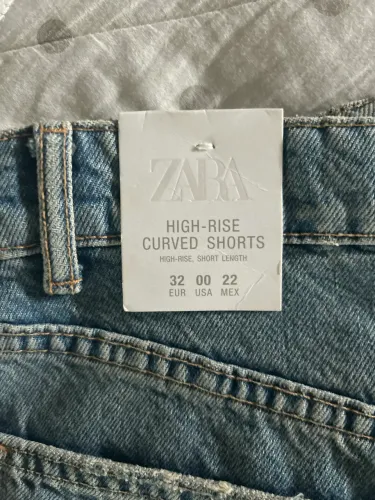 Short Zara Novo 32