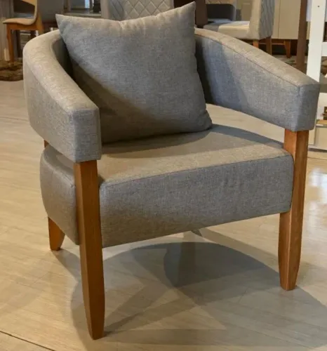 Poltrona Decorativa Linho Pés Madeira LUXO. Produto Novo Direto de Fábrica.