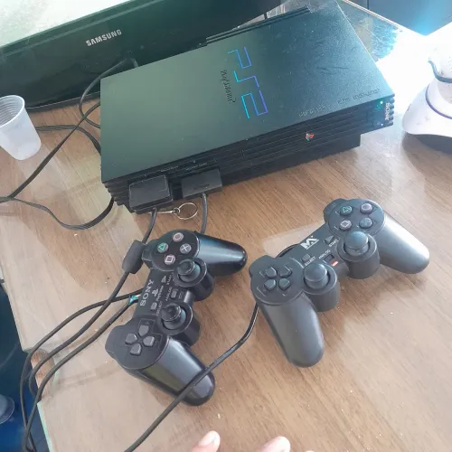Vendo ps2 fat 600 zap *23