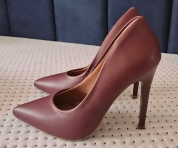 Scarpin Gi Paiva novo 35