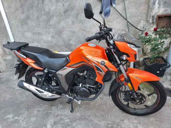 DK 150 com apenas 23 mil KM