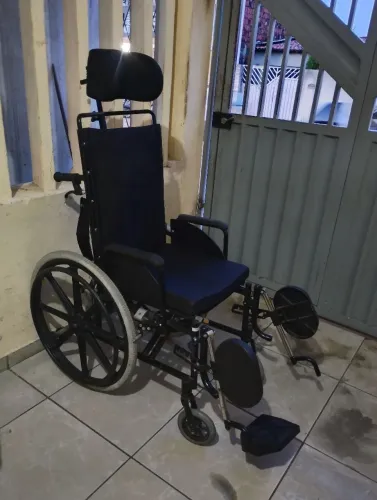 Cadeira de Rodas seminova