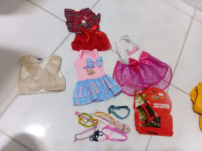 Roupas de pet semi nova