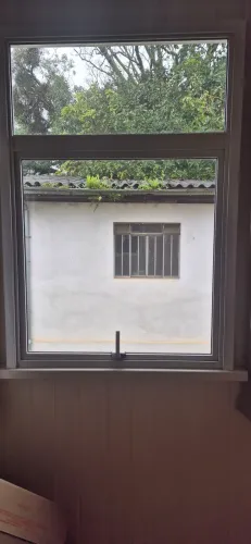 Duas janelas tipo maxim ar medindo 1,22 x 0,81