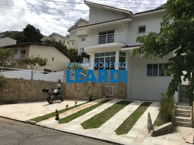 CASA EM CONDOMÍNIO - CONDOMÍNIO ARUJÁ 5 - SP
