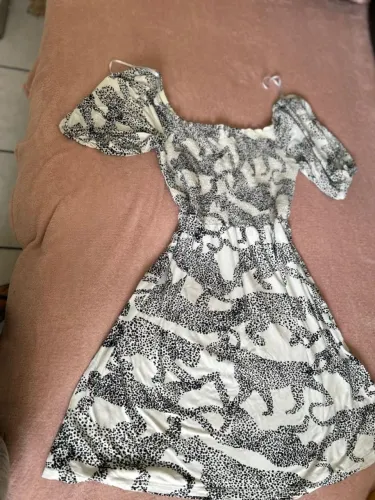 Vestido Curto Estampado Preto e Branco Busto Lastex