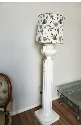 Coluna com cúpula