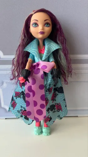 Boneca Madeline Hatter Way to Wonderland - Ever After High