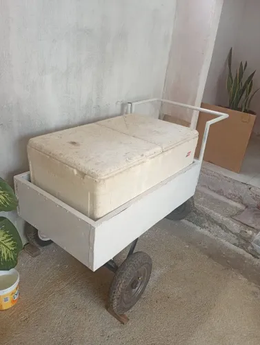 Vende-se carroça para vender bebida 