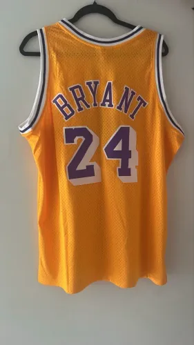 Camiseta Retrô Lakers (Kobe Bryant)
