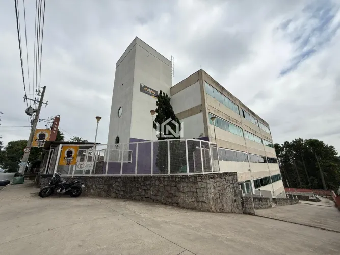 Sala comercial para locação na Granja Viana