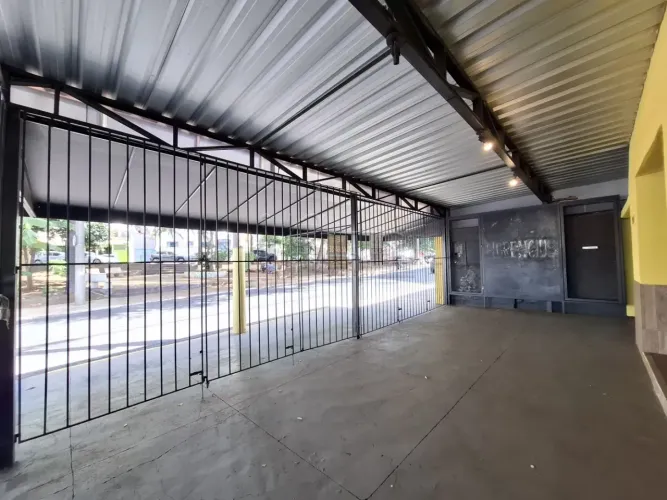 Casa comercial de 363m² para locação - Centro