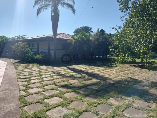 Chácara à venda em Sorocaba-SP, Bairro Genebra: 3 quartos, 1 suíte, 2 salas, 4 banheiros,