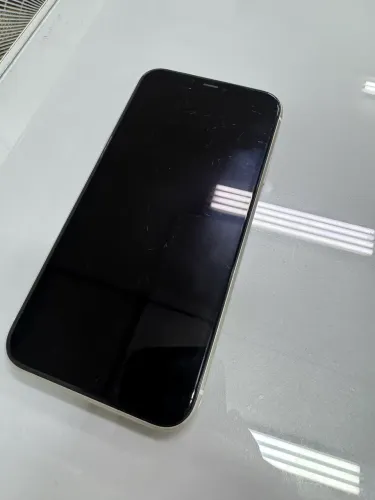 IPhone 11 branco 128 gb em perfeito estado