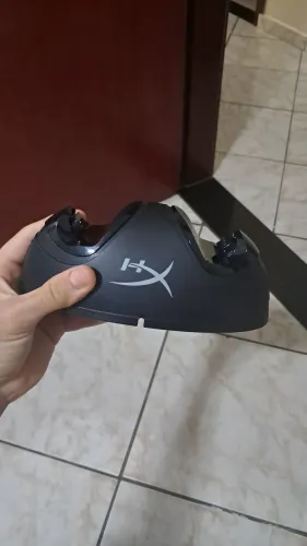 Carregador HyperX ChargePlay Duo para controles de PS4