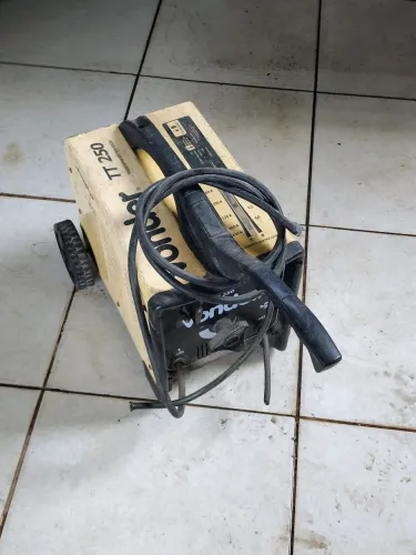 Transformador de Solda Vonder TT 250 Bivolt (127V / 220V) - Perfeito estado