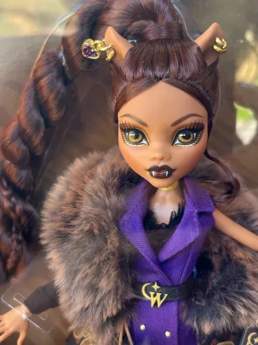 Boneca Monster High Clawdeen House of Wolf Skullector g1 lacrada na caixa